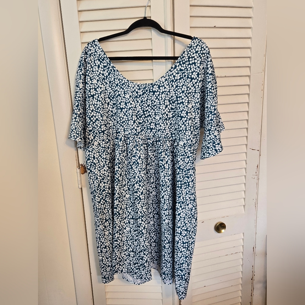 Chic Green And White Floral Midi Dress XL